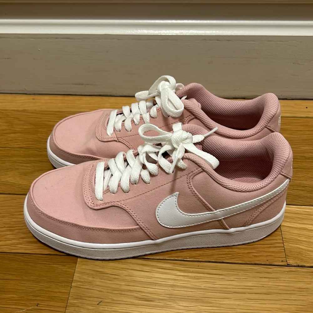 EUC Nike Court Vision Pink White Low Canvas Sneakers Womens Size 8.5 DB7778-600